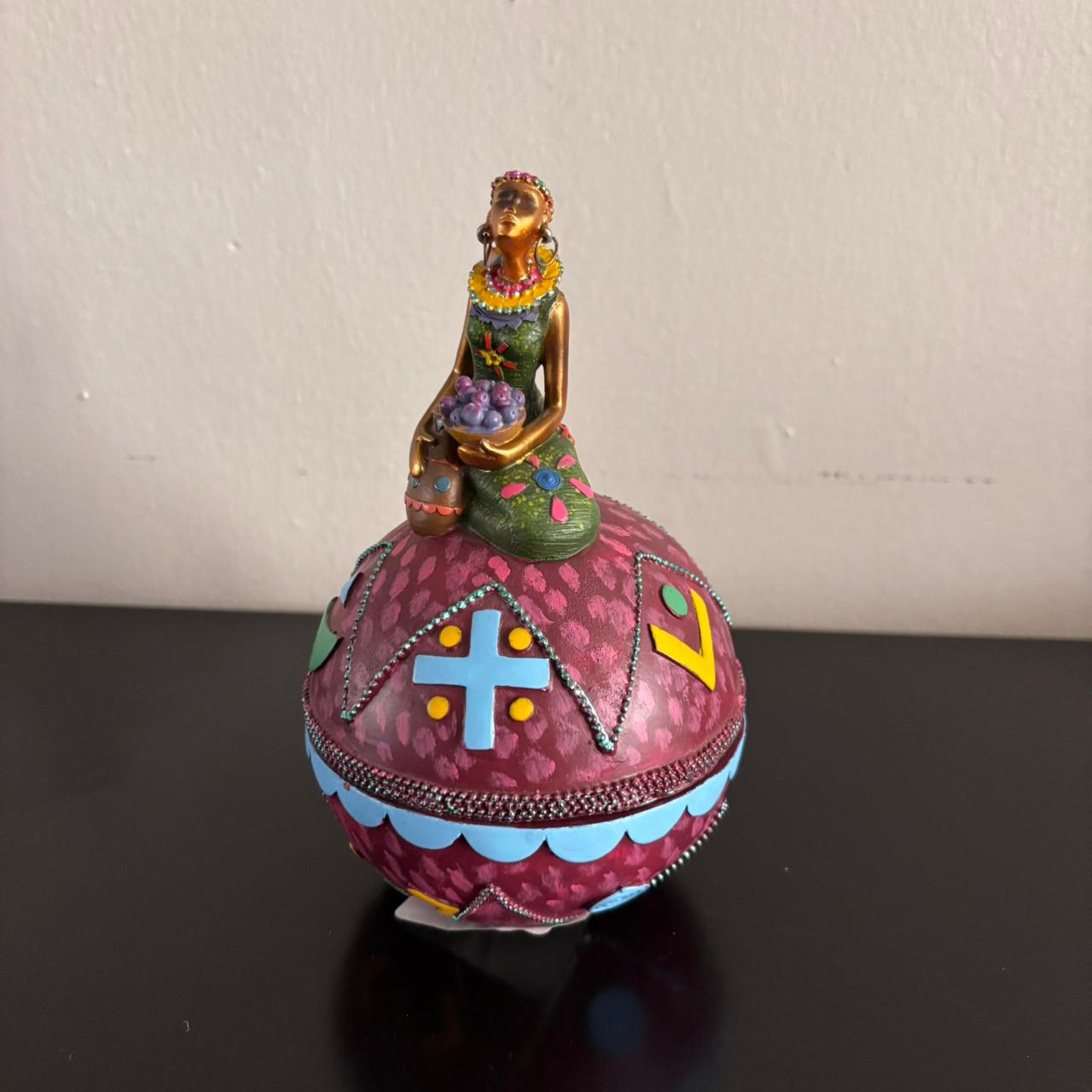 Figura de Mujer Esfera 795