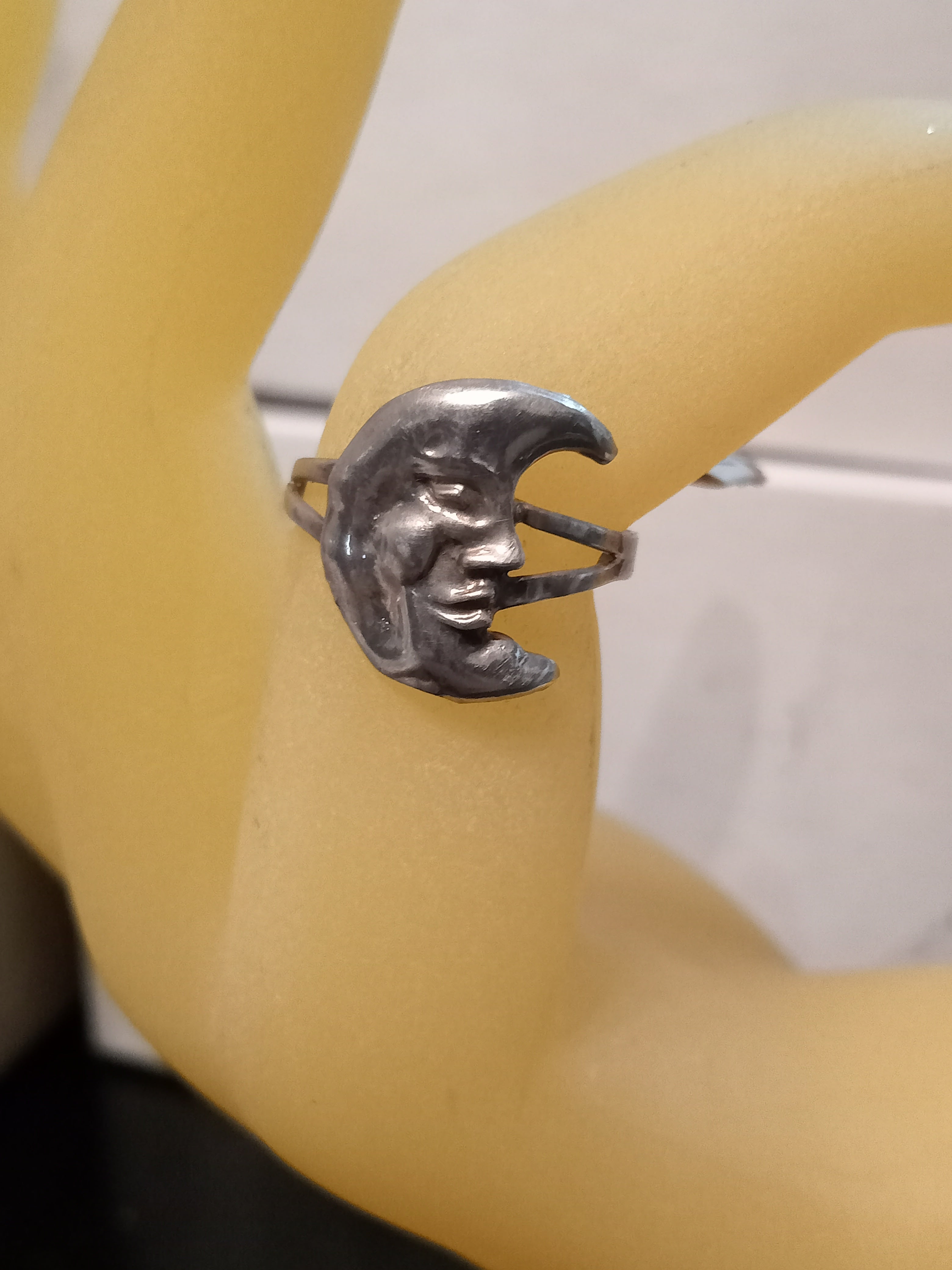 Anillo Figura Luna Talla Mediana 01542