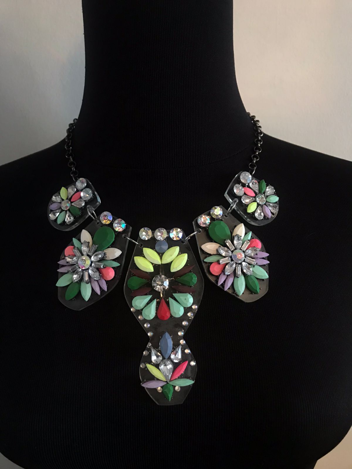 Collar para Dama con Figura de Flores 00018